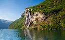 Navigation scénique au cœur du Geirangerfjord, Norvège